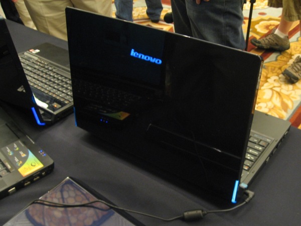 Lenovo IdeaPad Y710 Lenovo IdeaPad Y710